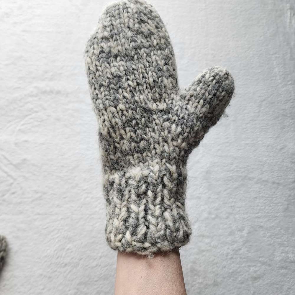Handmade Wool Mittens Mens Womens Medium Large Grey White Chunky Knit Gloves - Picture 5 of 10